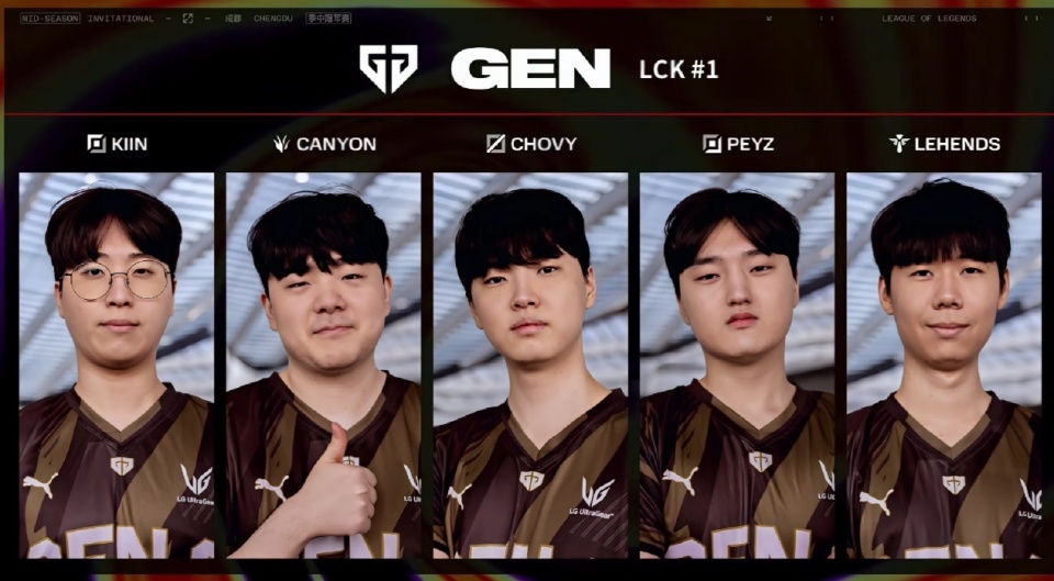 她的成就激 她的成就激